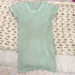 Lululemon swiftly tech (old style)